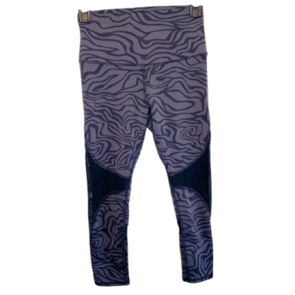 Alo Gray/Black Zebra Air Brushed Capri Leggings Small Yoga Animal Print